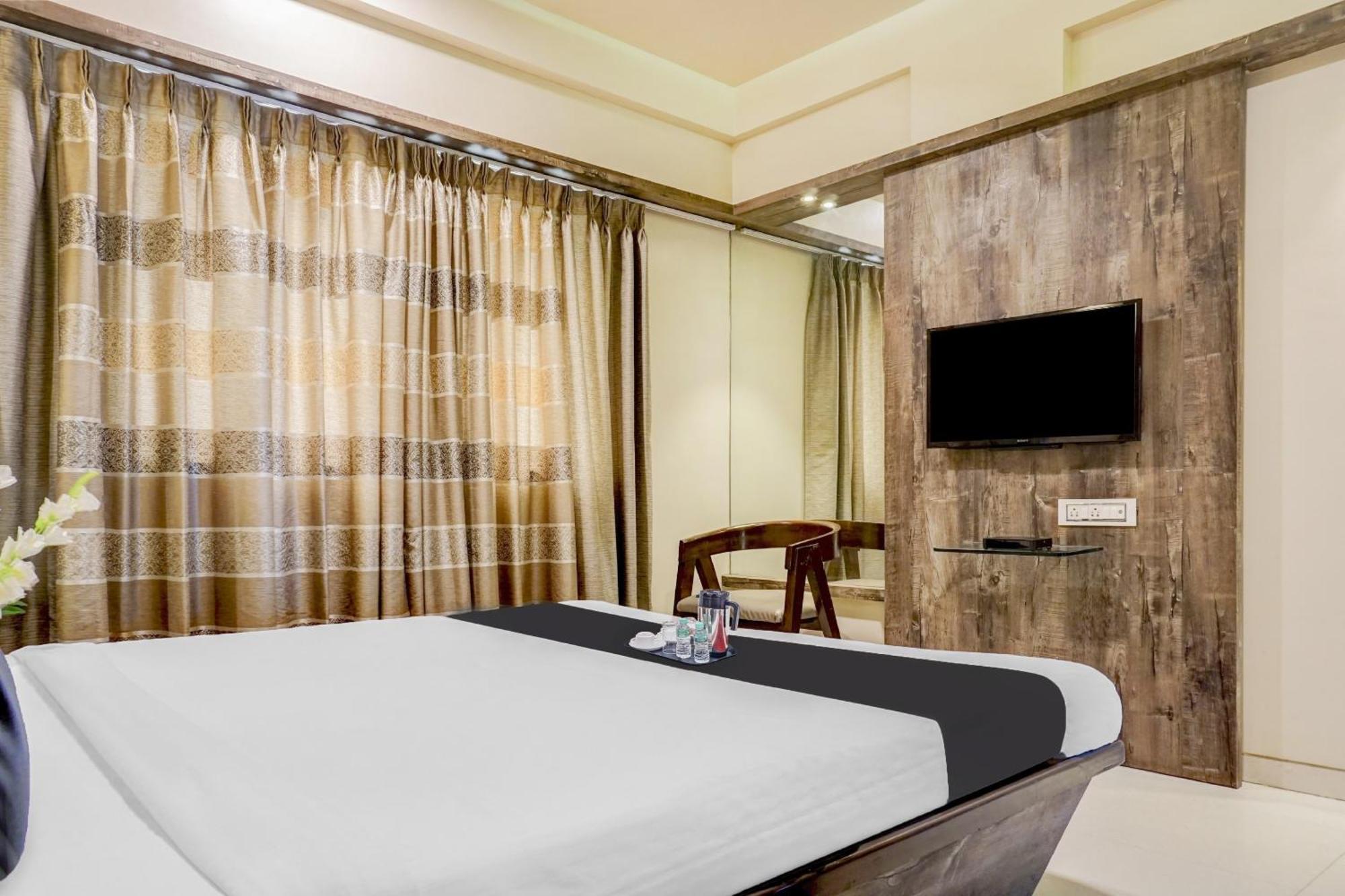 Townhouse Oak Regal Inn Near Sant Tukaram Nagar Metro Station Pimpri-Chinchwad Eksteriør bilde