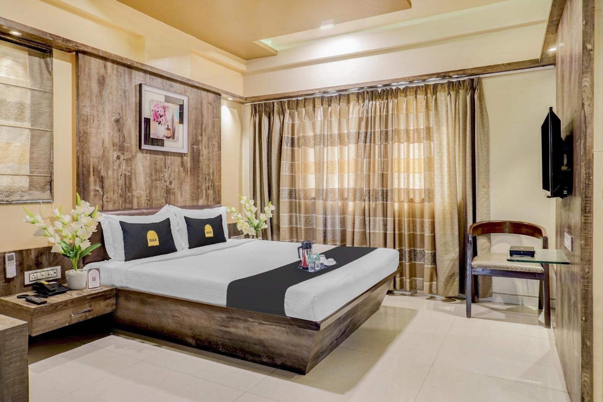 Townhouse Oak Regal Inn Near Sant Tukaram Nagar Metro Station Pimpri-Chinchwad Eksteriør bilde