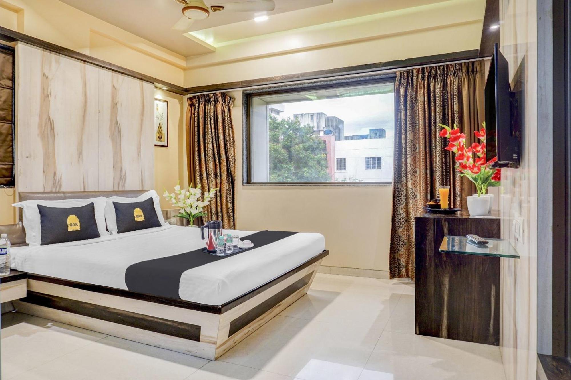 Townhouse Oak Regal Inn Near Sant Tukaram Nagar Metro Station Pimpri-Chinchwad Eksteriør bilde