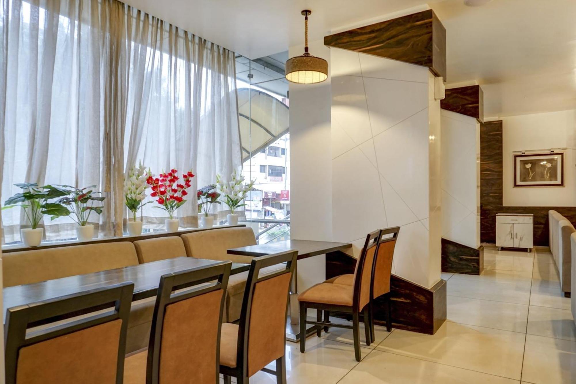 Townhouse Oak Regal Inn Near Sant Tukaram Nagar Metro Station Pimpri-Chinchwad Eksteriør bilde