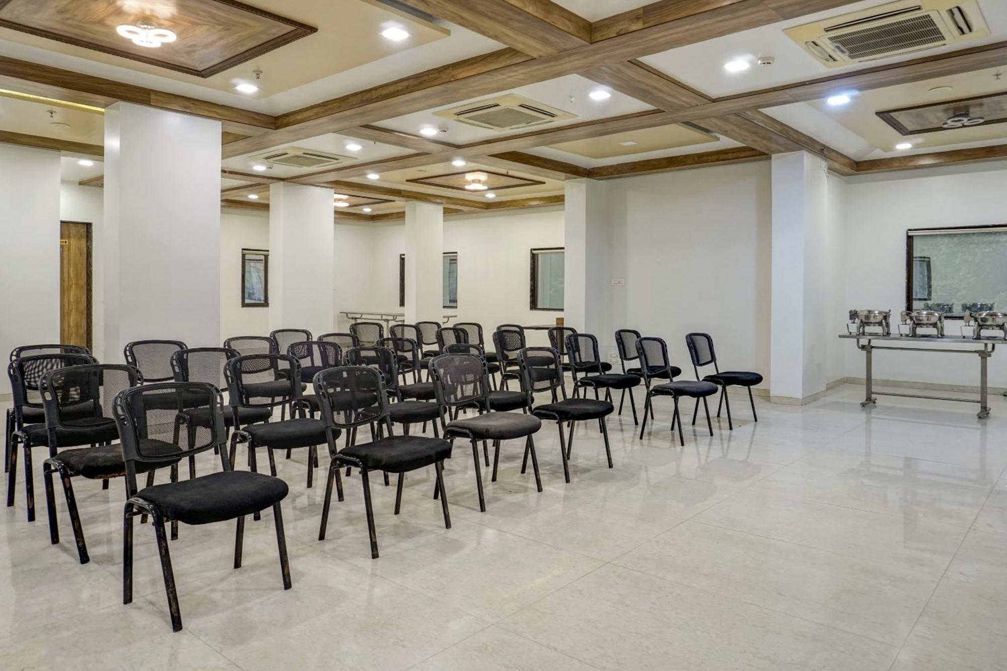 Townhouse Oak Regal Inn Near Sant Tukaram Nagar Metro Station Pimpri-Chinchwad Eksteriør bilde