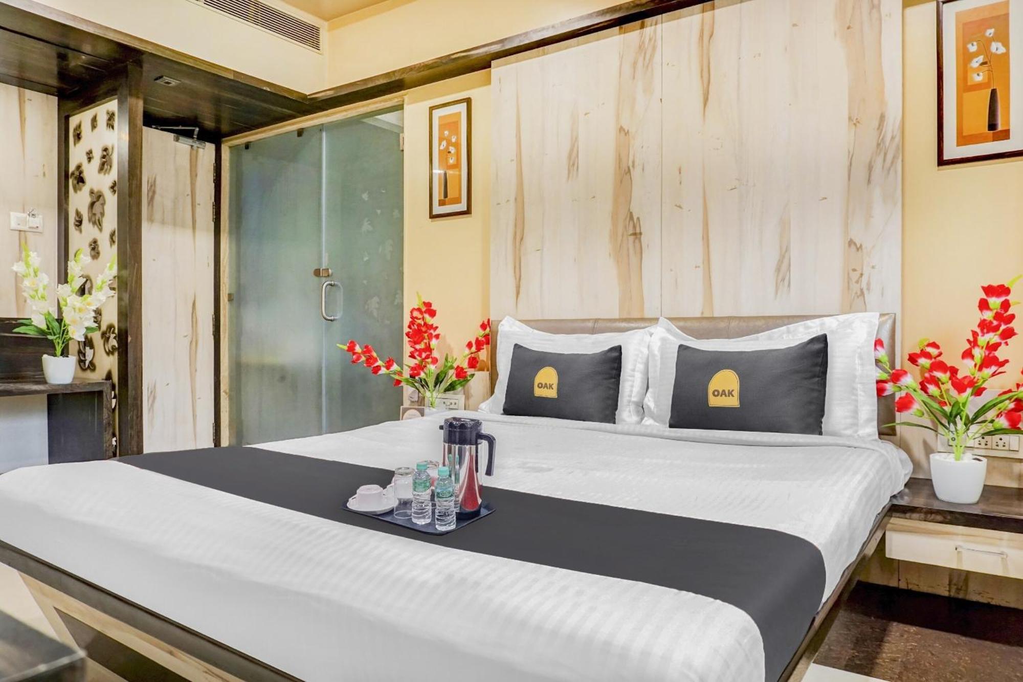 Townhouse Oak Regal Inn Near Sant Tukaram Nagar Metro Station Pimpri-Chinchwad Eksteriør bilde